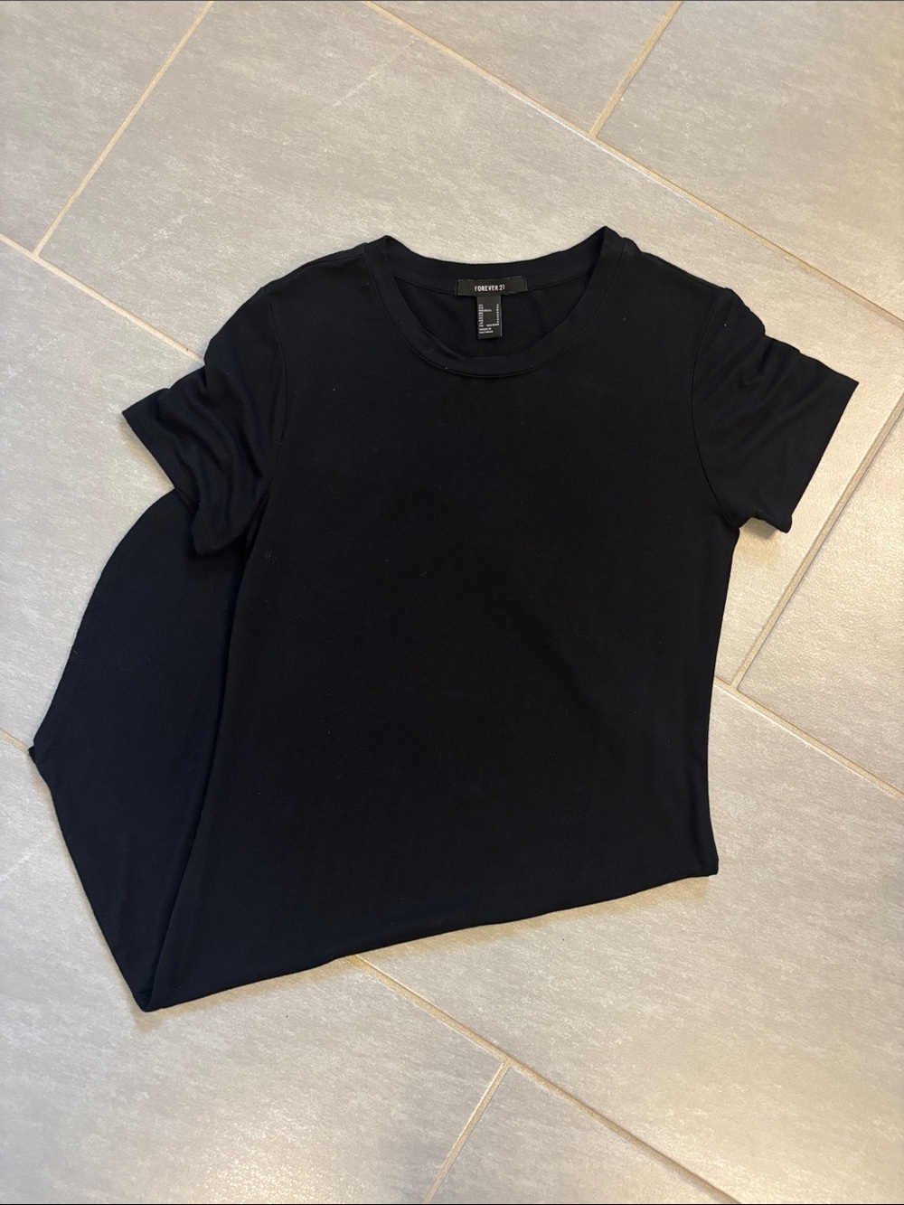 Forever 21 Black Short Sleeve Crewneck Tee